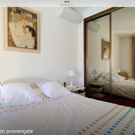 Alloggio in famiglia Lou Parpaillou Double Climatisee Salle De Bain Privative Éguilles